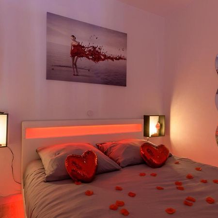 Love Room - Suite Romantique Avec Spa Privatif Le Puy-en-Velay Экстерьер фото