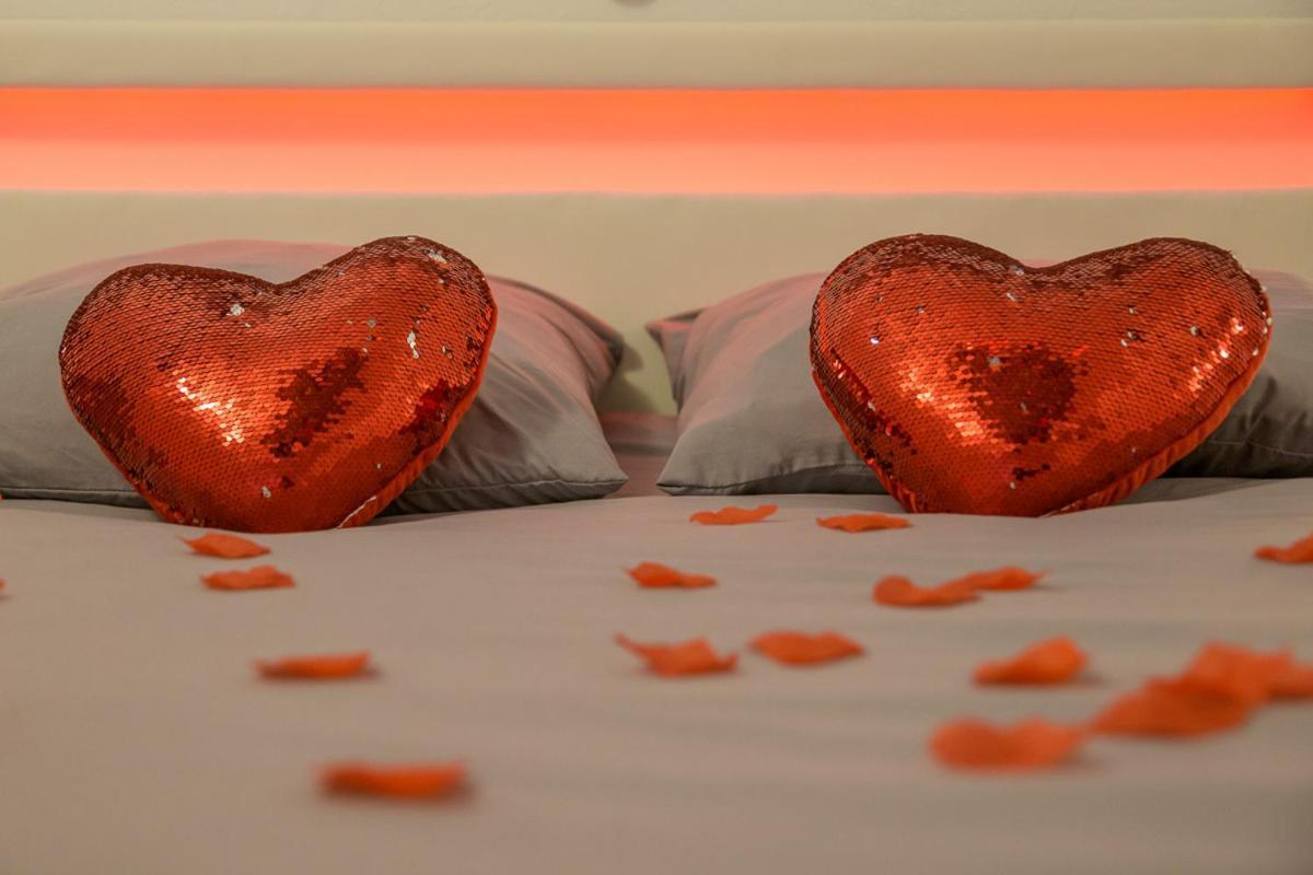 Love Room - Suite Romantique Avec Spa Privatif Le Puy-en-Velay Экстерьер фото