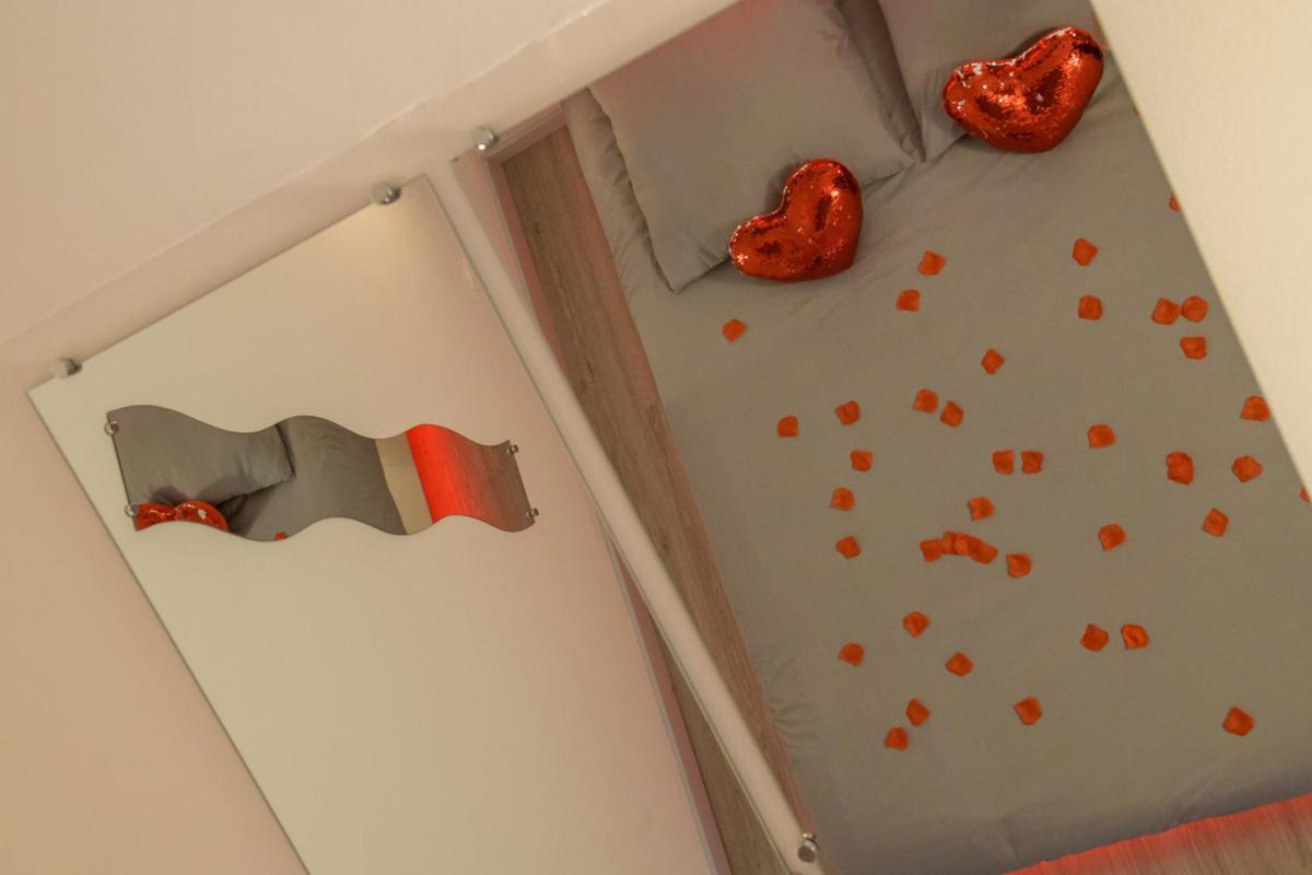 Love Room - Suite Romantique Avec Spa Privatif Le Puy-en-Velay Экстерьер фото