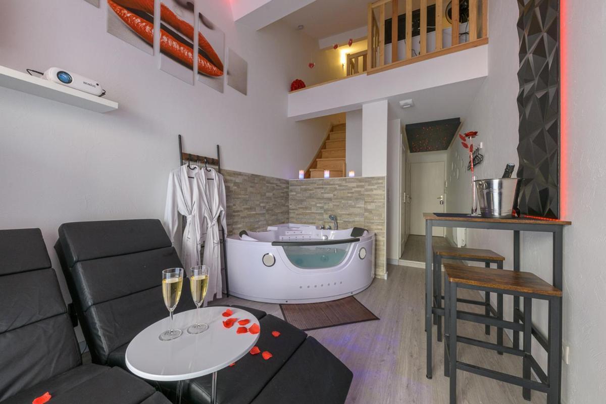 Love Room - Suite Romantique Avec Spa Privatif Le Puy-en-Velay Экстерьер фото